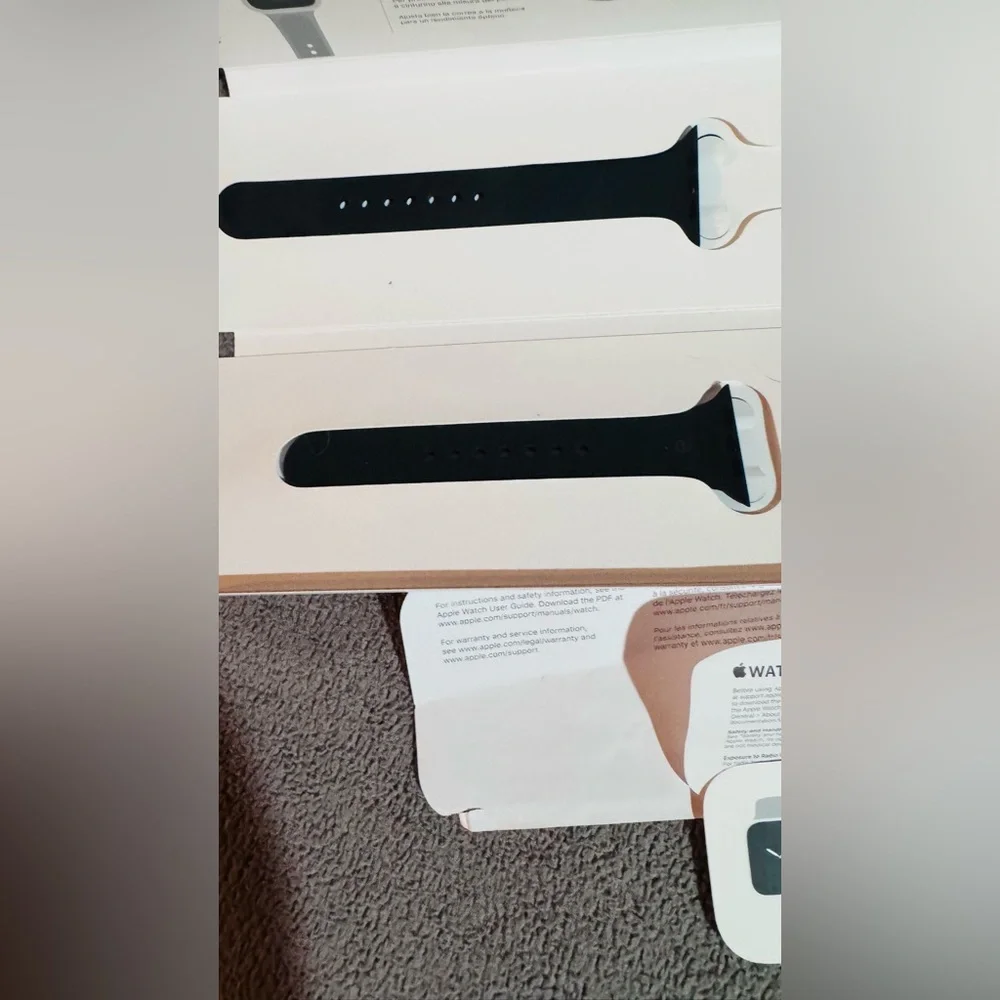 Apple Smartwatch - Black Band